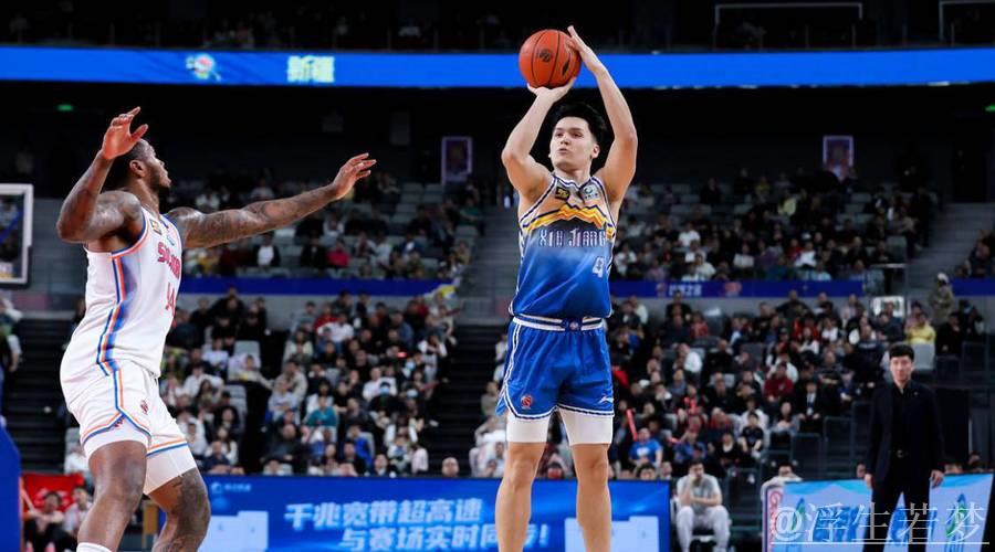 伊力福拉提末节爆发连得12分 新疆险胜上海6分